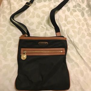 Michale Kors crossbody